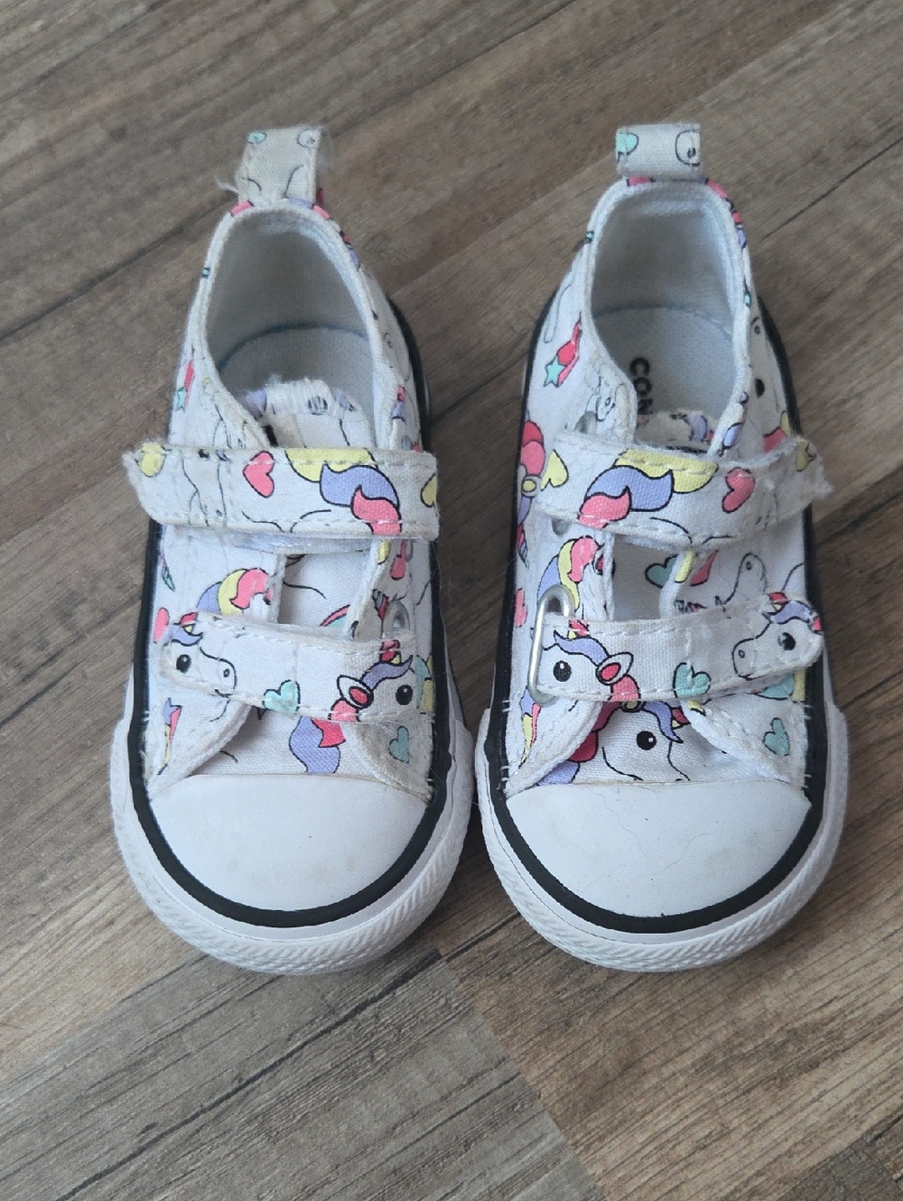 Converse Kids White Canvas Unicorn & Heart Print Sneakers